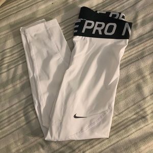 White Nike leggings